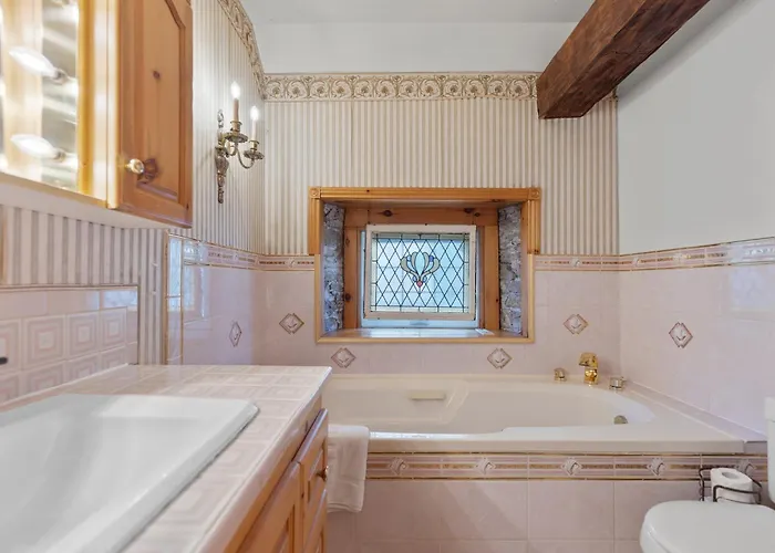 Noble Suites