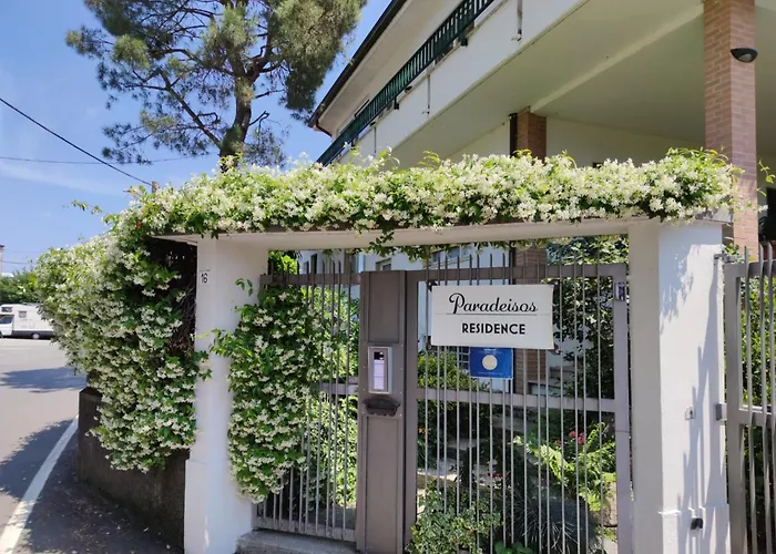 Paradeisos Residence Sas