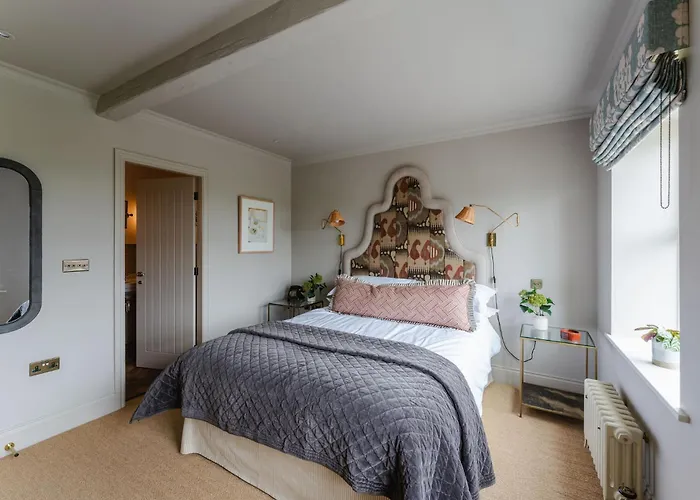The 3 Acres Inn & Restaurant