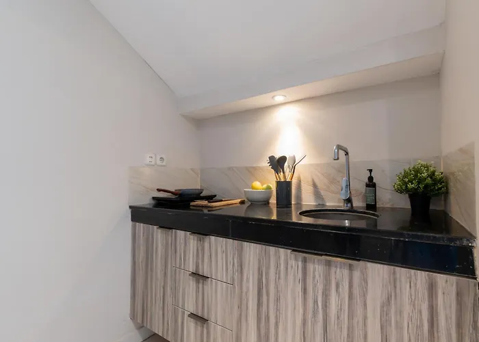 Bali Bustle Kuta Coliving & Coworking Space Legian 