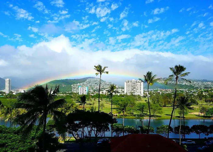 Waikiki Lanais