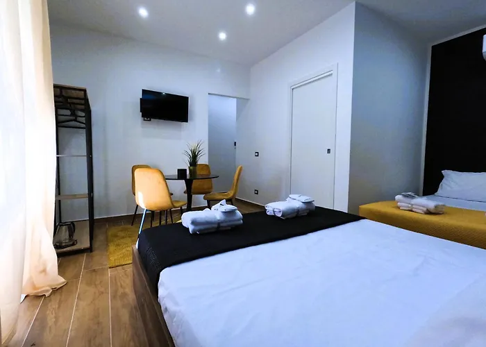 BlackWoody Contemporary Rooms - Napoli Centro Storico