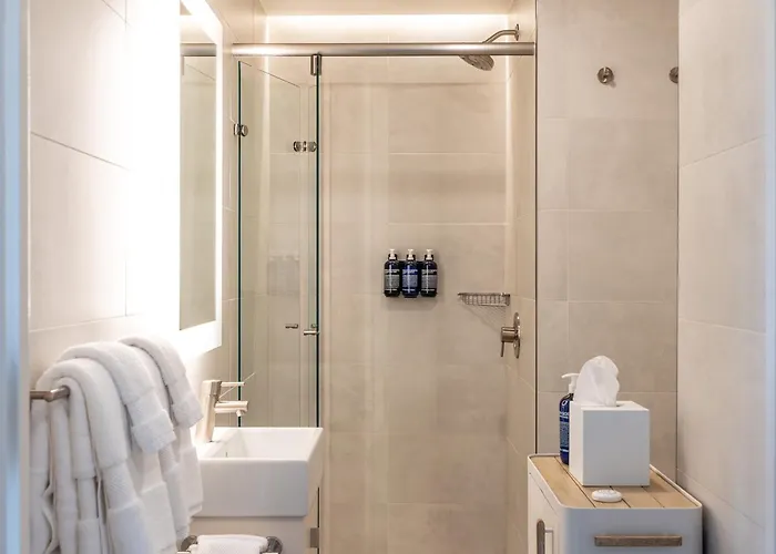 Scout Living Pcm - Placemakr Atlanta, Apartments By Hilton