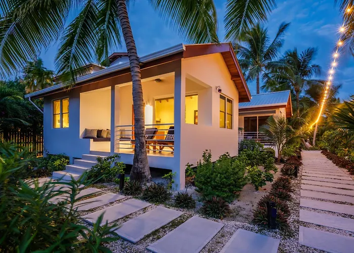 Weezie'S Ocean Front Hotel And Garden Cottages