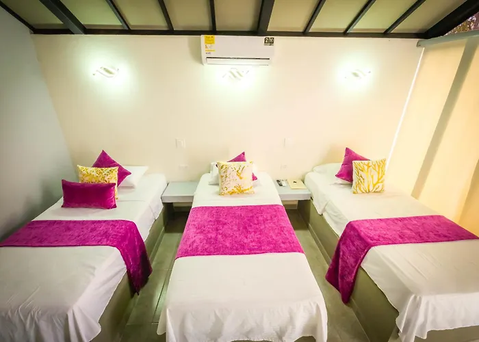 Star Hostal - Club De Tenis
