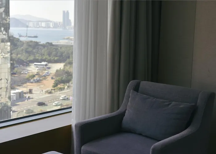 Baymond Hotel