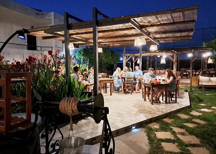Evi Apartments And Studios
