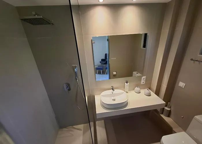 Yianetta & Suites