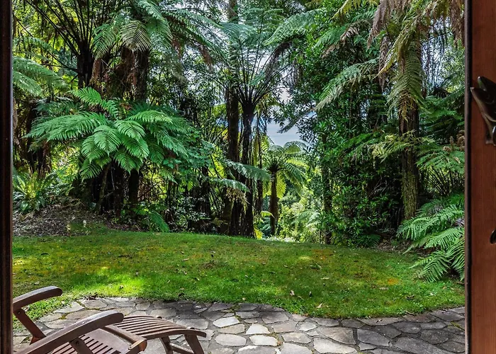 Treetops Lodge & Estate