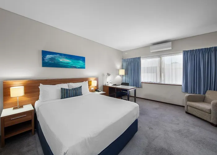 Ocean Centre Hotel