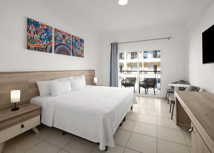 Decameron La Marina Guayabitos, Ramada All-Inclusive Resort