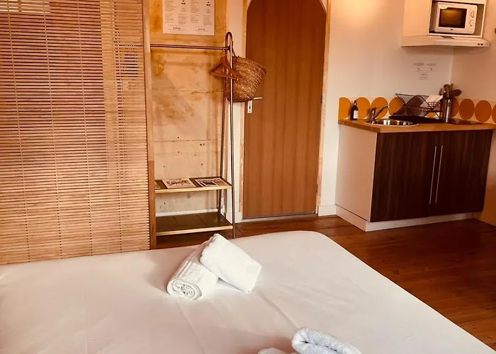 Villa Robs - Appartements tout confort, TV connectée, Haut débit, Localisation idéale - Courts séjours&Affaires Caen