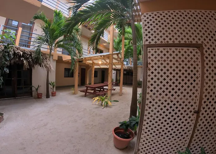 Beach Club Budget Rooms At Popeyes Caye Caulker