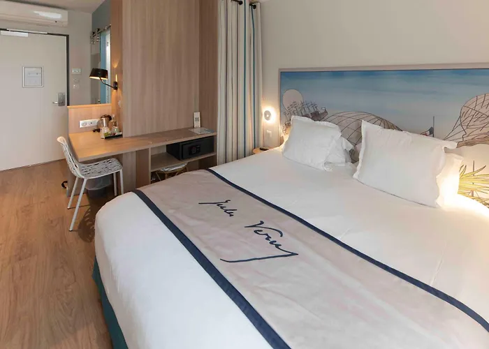 Hotel Jules Verne
