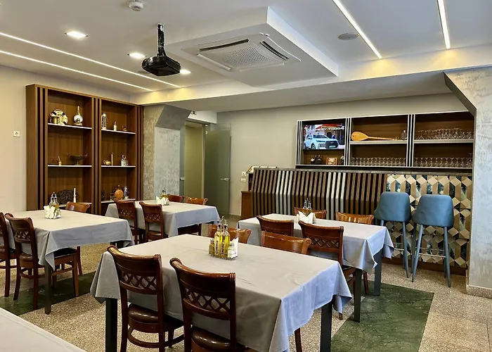 Lira Pacific Aparthotel