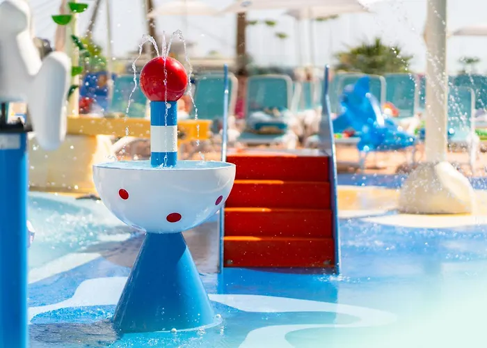 Hovima La Pinta Beachfront Family Hotel