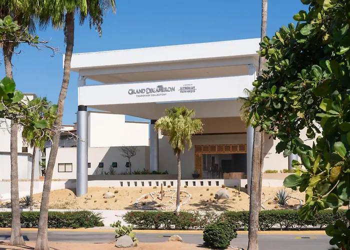 Grand Decameron Los Cabos, A Trademark All-Inclusive Resort
