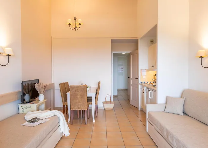 Residence Pierre & Vacances Les Restanques Du Golfe De Saint-Tropez Grimaud