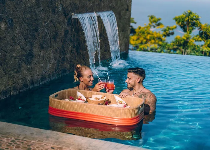 Aqua Boutique Hotel- Secluded Ocean View Suites & Infinity Pool Glacis 