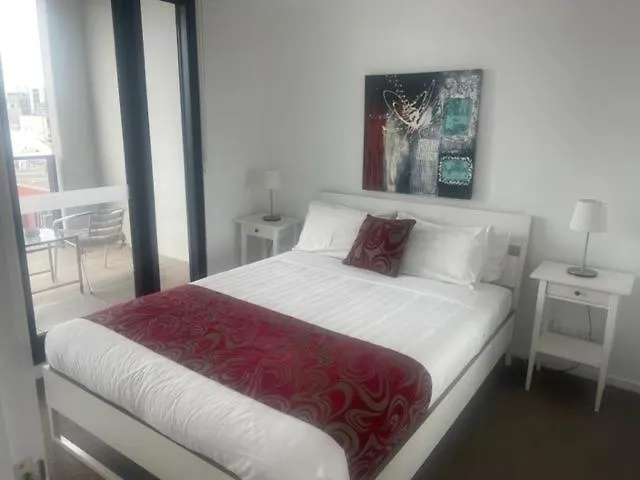Rnr On Franklin Aparthotel Adelaide