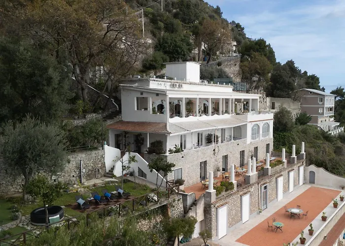 Villa Santa Chiara Positano Suites
