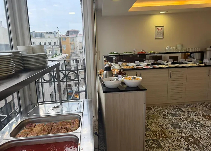 Pera Arya Hotel