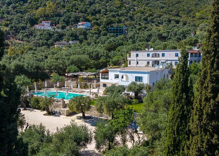 Crystal Blue Hotel, Barbati