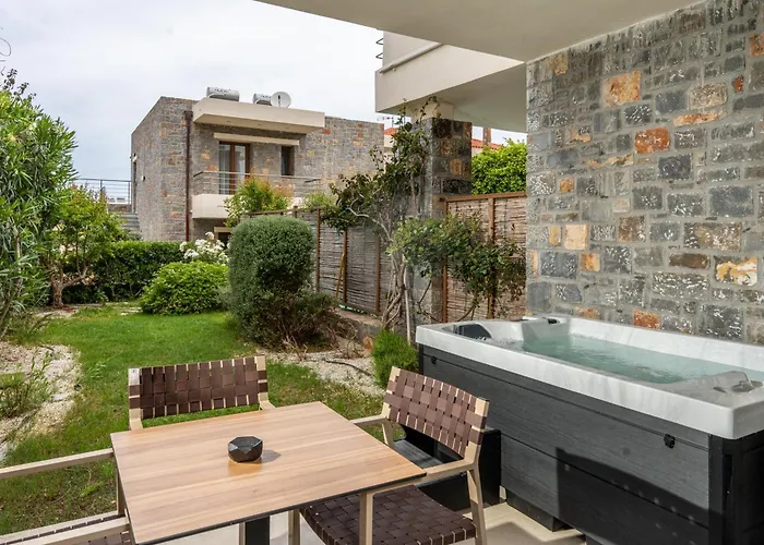 Volta Suites And Villas