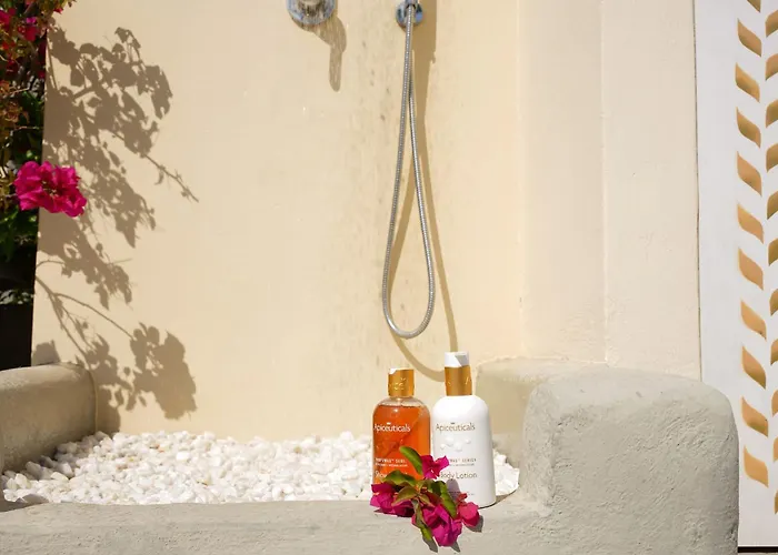 Marble Suites, Plaka