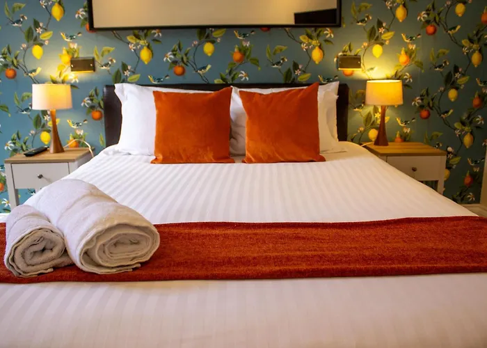 Orange Grove Hotel & Gardens