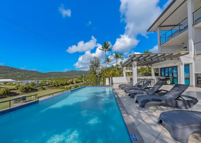 Waterfront Whitsunday Retreat - Adults Only