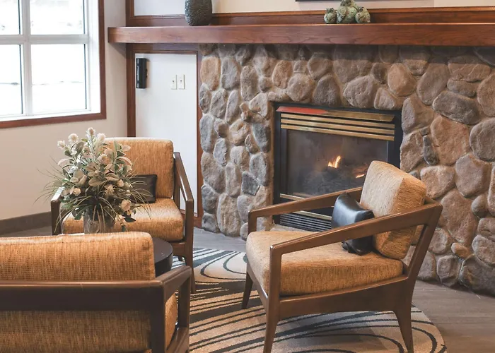 Coast Canmore Hotel & Conference Centre