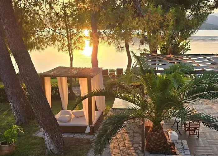 Flisvos Seaside Apartments