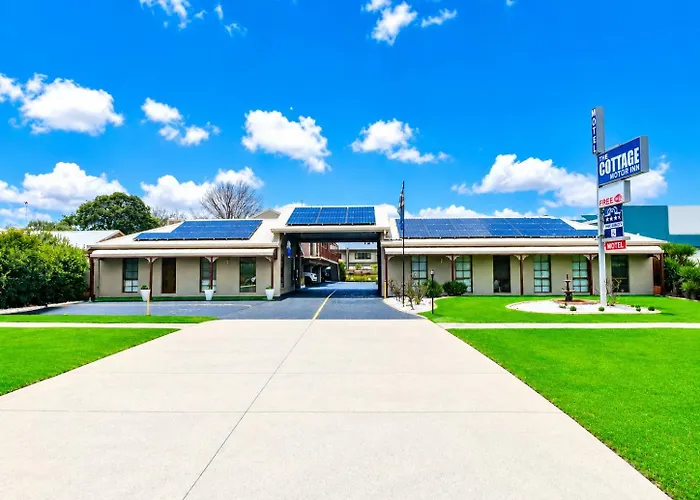 The Cottage Motor Inn Albury Cbd