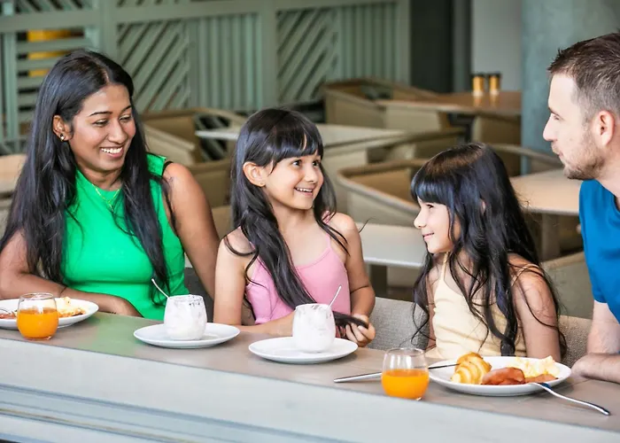 Holiday Inn Express & Suites Sunshine Coast By Ihg
