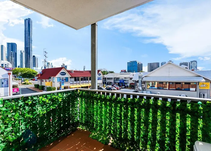 Central Brunswick Apartment Hotel