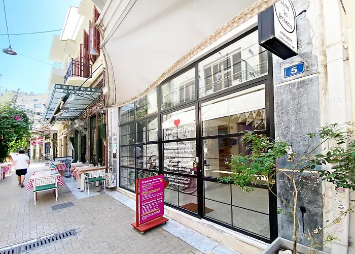 Live In Athens, Psyrri Central Apartments