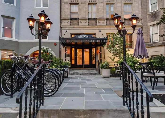 Dupont Circle Embassy Inn By Found