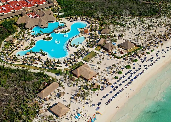 Grand Palladium Select White Sand Resort & Spa