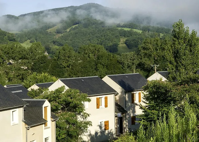Résidence Le Village Goélia Saint-Geniez-dʼOlt