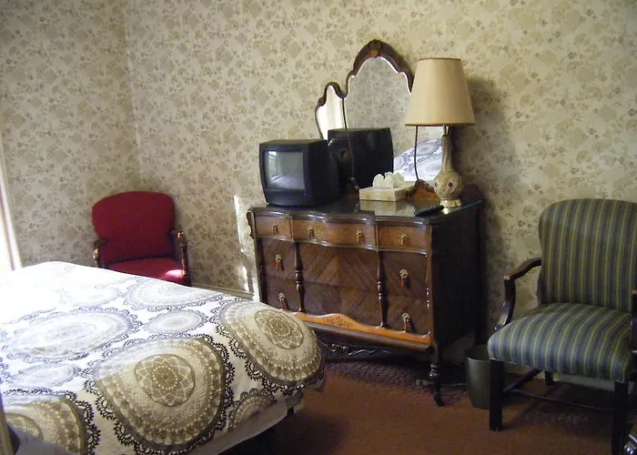 Auberge Des Arts Bed And Breakfast