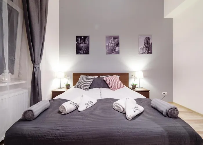 Cracow Rent Apartments - Spacious Apartments For 2-7 People In Quiet Area - Kolberga Street Nr 3 - 10 Min To Main Square By Foot