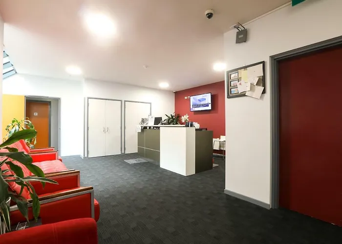 Alston Apartments Hotel