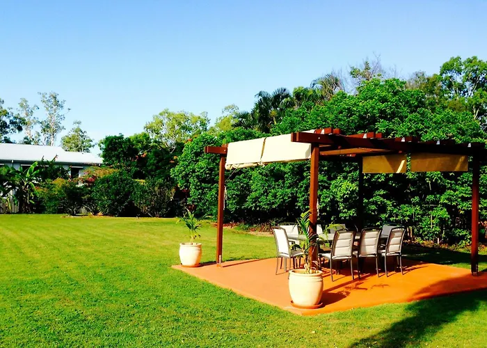 Paradise Court Holiday Units Airlie Beach