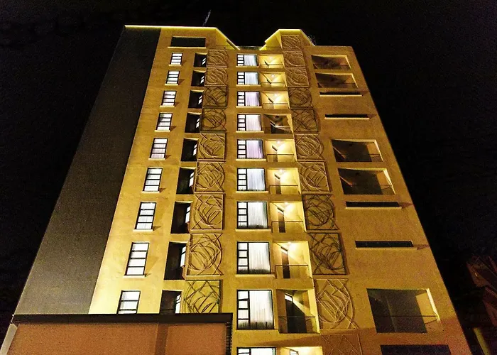 L'Aziz Suites - Near Aga Khan Hospital