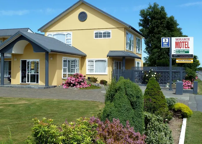 Monarch Motel