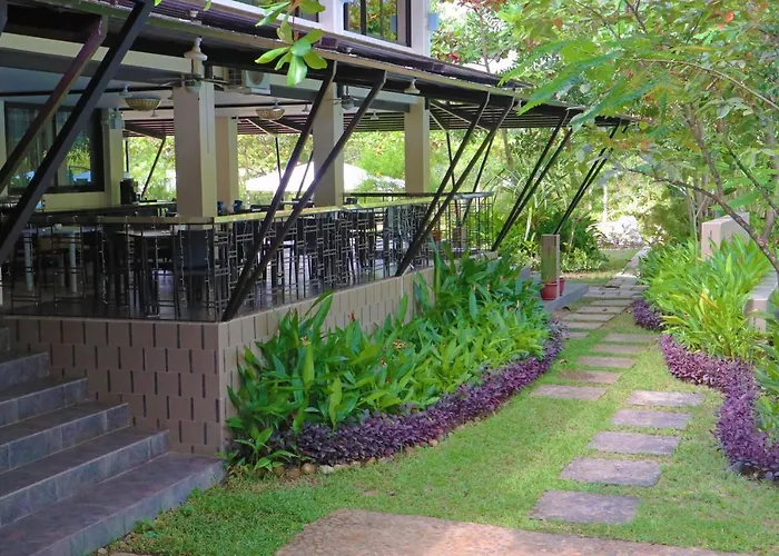 Fernvale Leisure Club And Resort