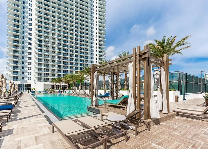 Hyde Beach House Private Suites