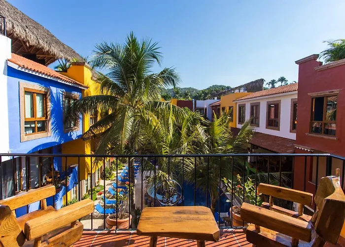 Casa Lotería -Pueblito Sayulita- Colorful, Family&Relax Experience with Private Parking&Pool