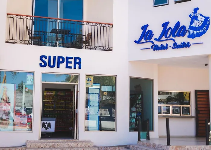 La Lola Hotel&Suites